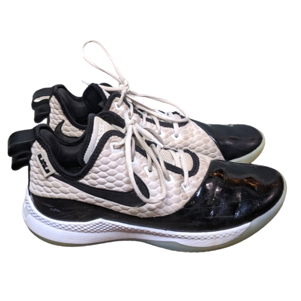 Nike LeBron Witness III PRM Akron 330 black white basketball shoes EUC Men's 11 - Picture 1 of 8